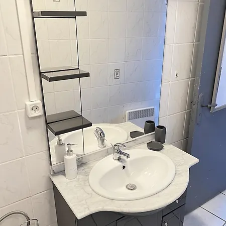 Vanilla Apartment *