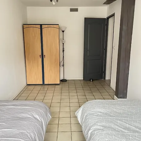 Vanilla Apartment *